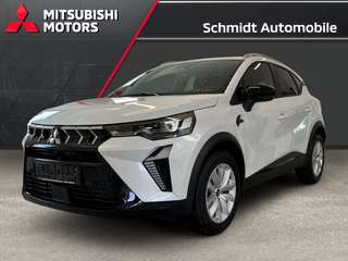 Schräge Frontansicht auf einen Mitsubishi ASX , freigestellt