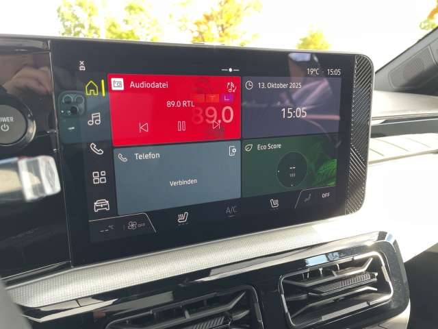 Fahrzeugbild eines Renault 4 E-TECH