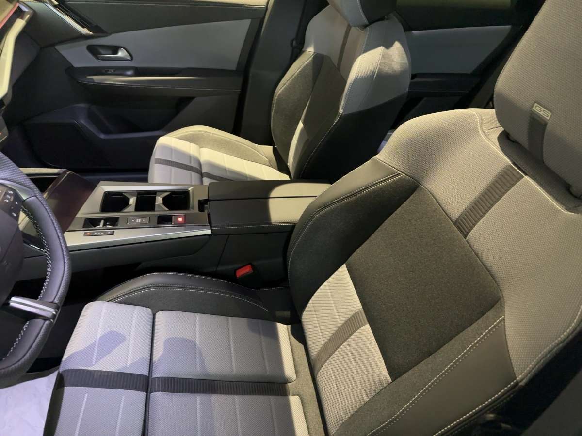 Fahrzeugbild eines Opel Grandland X