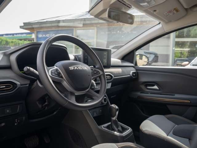 Fahrzeugbild eines Dacia Jogger