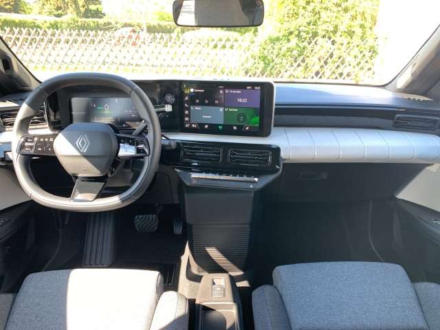 Fahrzeugbild eines Renault 5 E-TECH