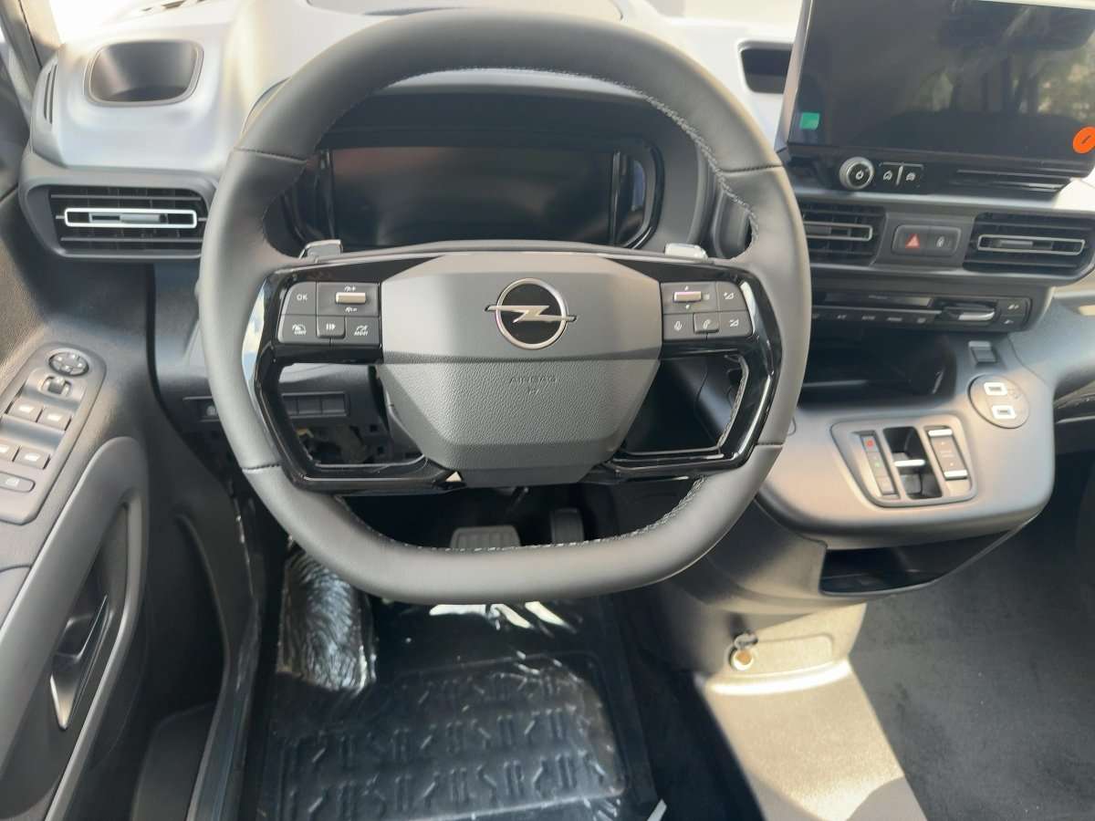 Fahrzeugbild eines Opel Combo