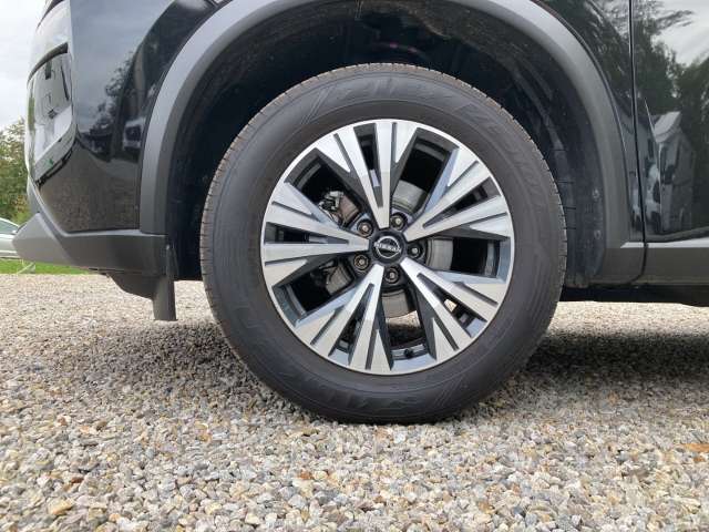 Fahrzeugbild eines Nissan X-TRAIL
