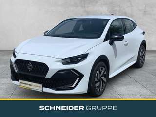 Schräge Frontansicht auf einen Renault Clio , freigestellt