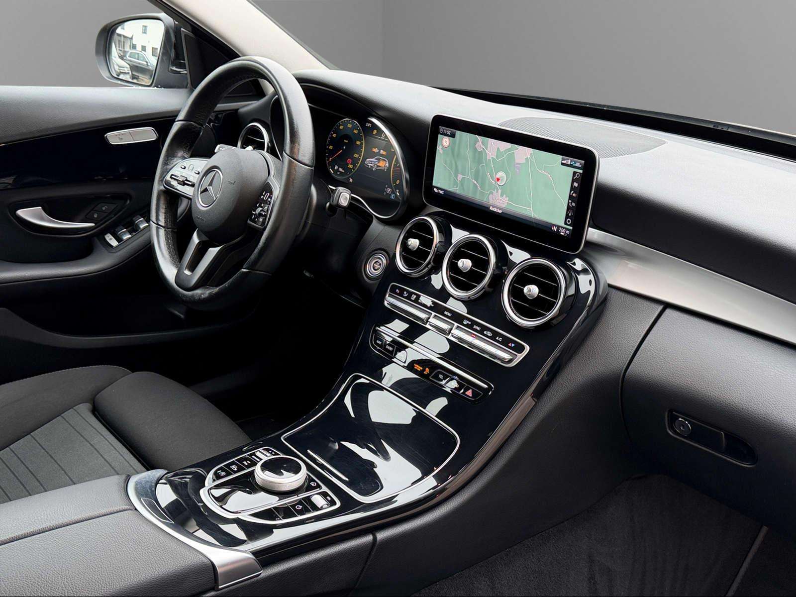 Fahrzeugbild eines Mercedes-Benz C-Klasse