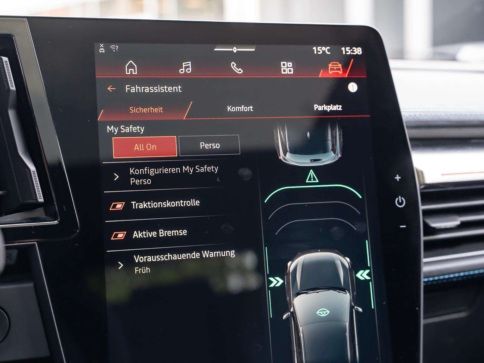 Fahrzeugbild eines Renault Scenic E-TECH