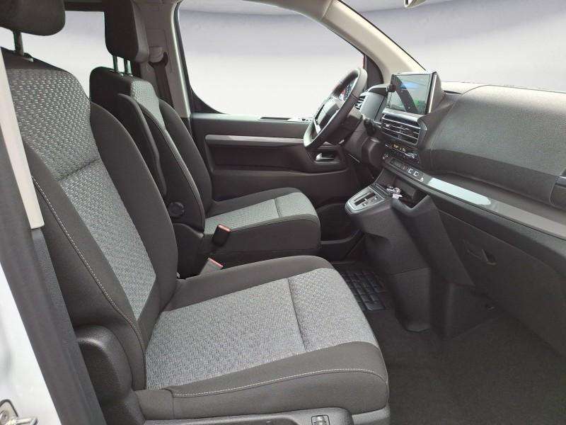 Fahrzeugbild eines Peugeot Traveller