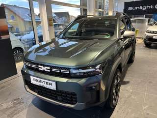 Schräge Frontansicht auf einen Dacia Bigster , freigestellt