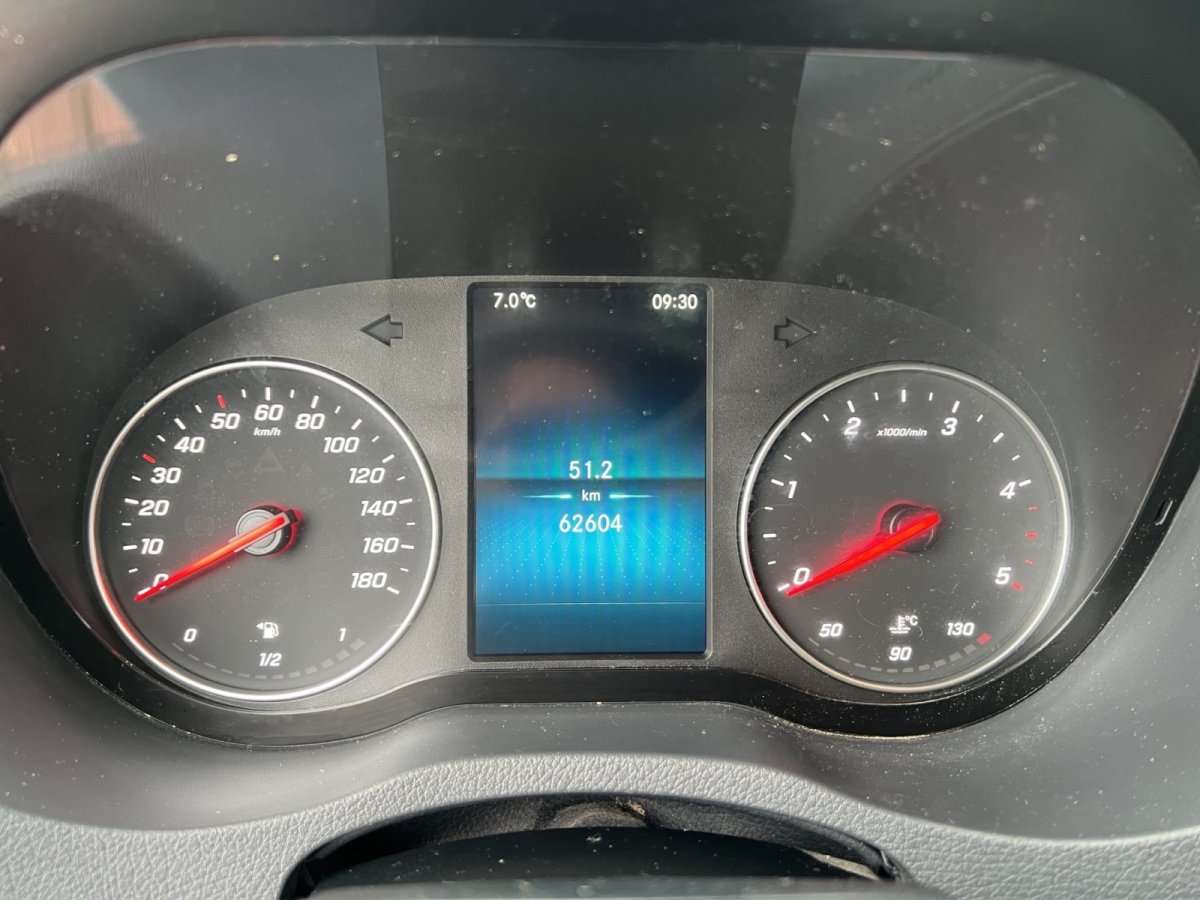 Fahrzeugbild eines Mercedes-Benz Sprinter