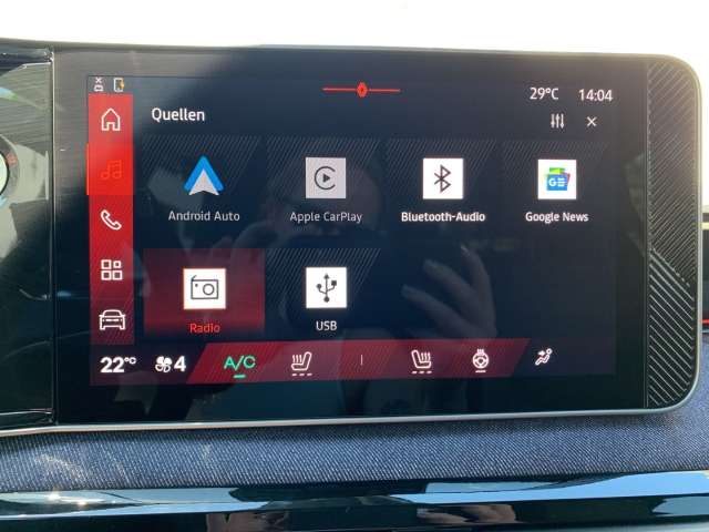 Fahrzeugbild eines Renault 4 E-TECH