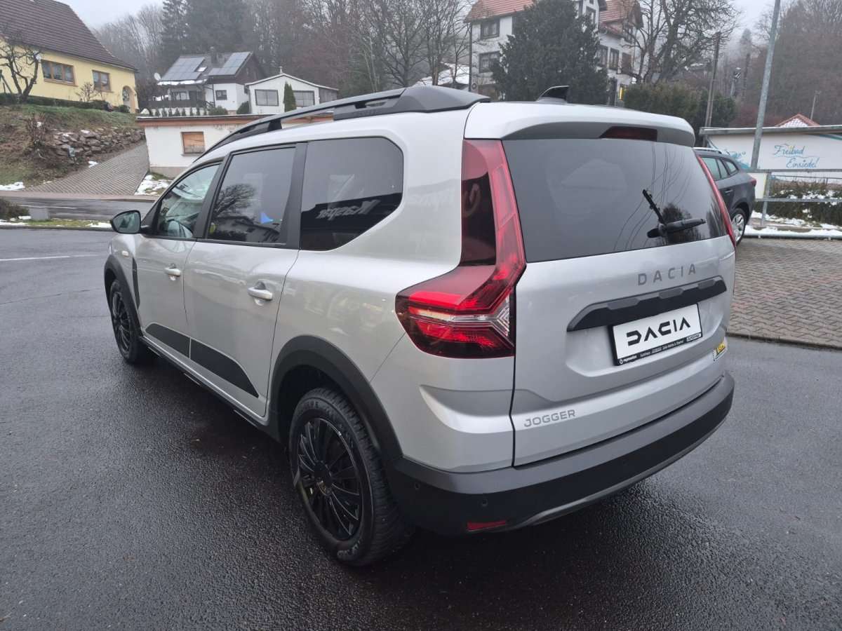 Fahrzeugbild eines Dacia Jogger