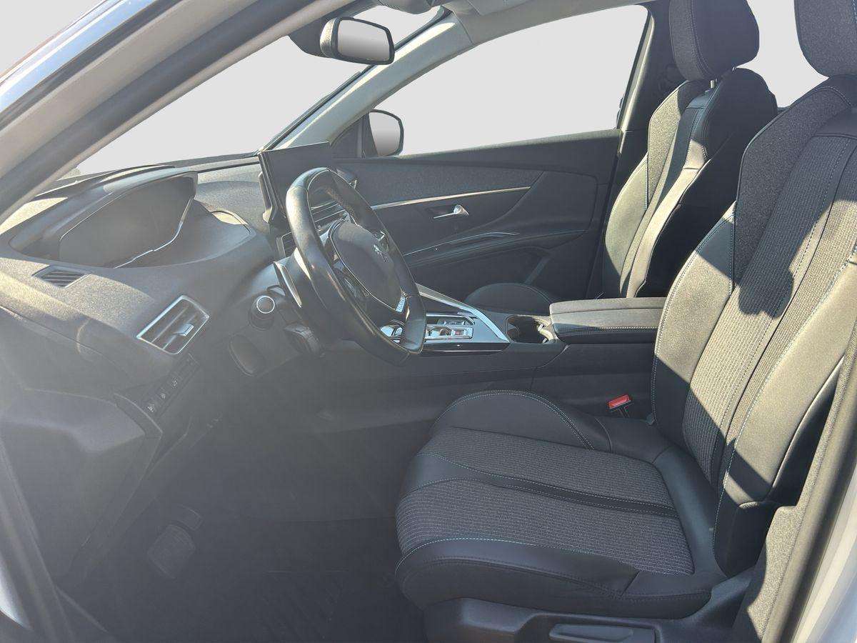 Fahrzeugbild eines Peugeot 5008