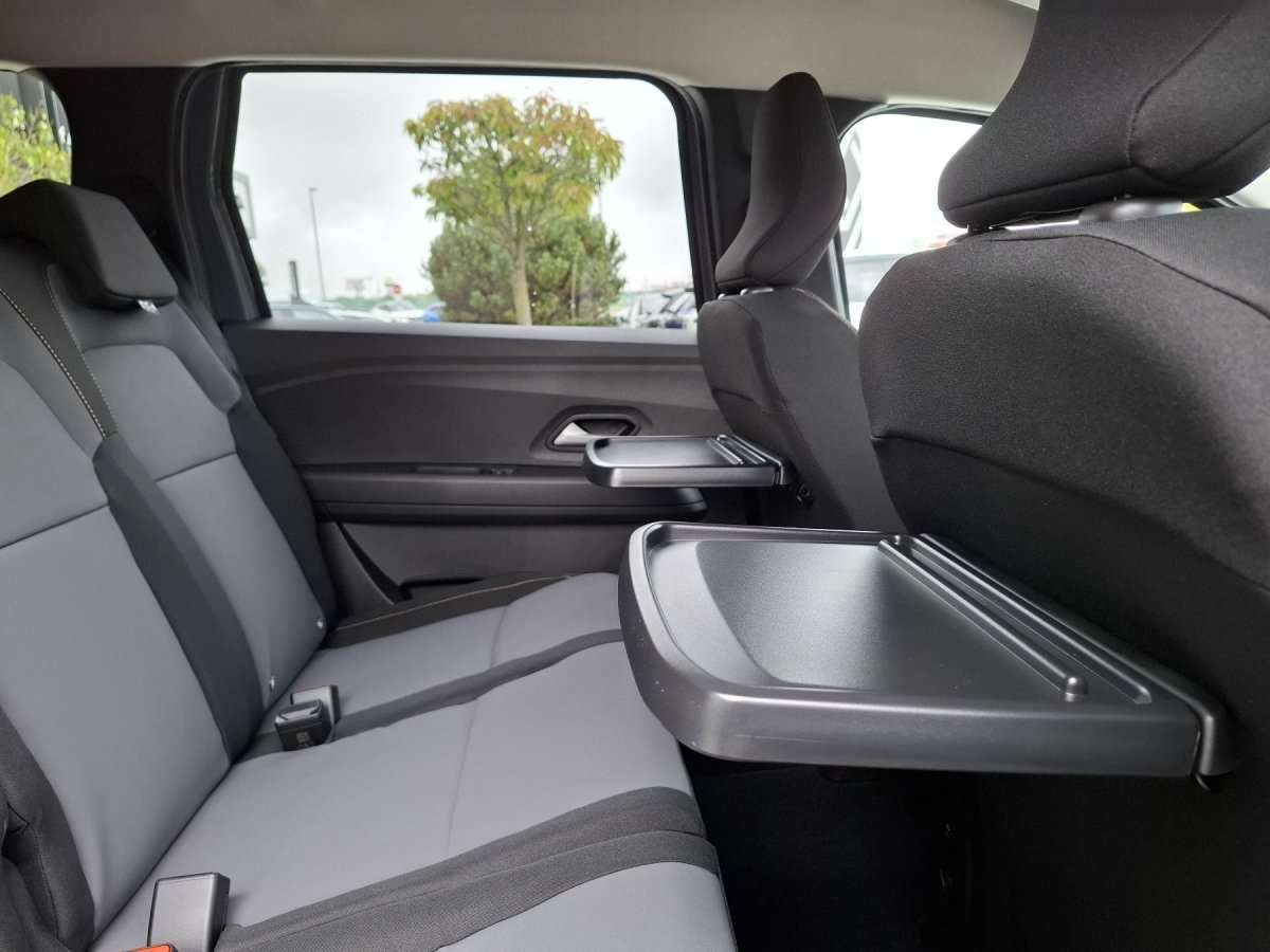 Fahrzeugbild eines Dacia Jogger