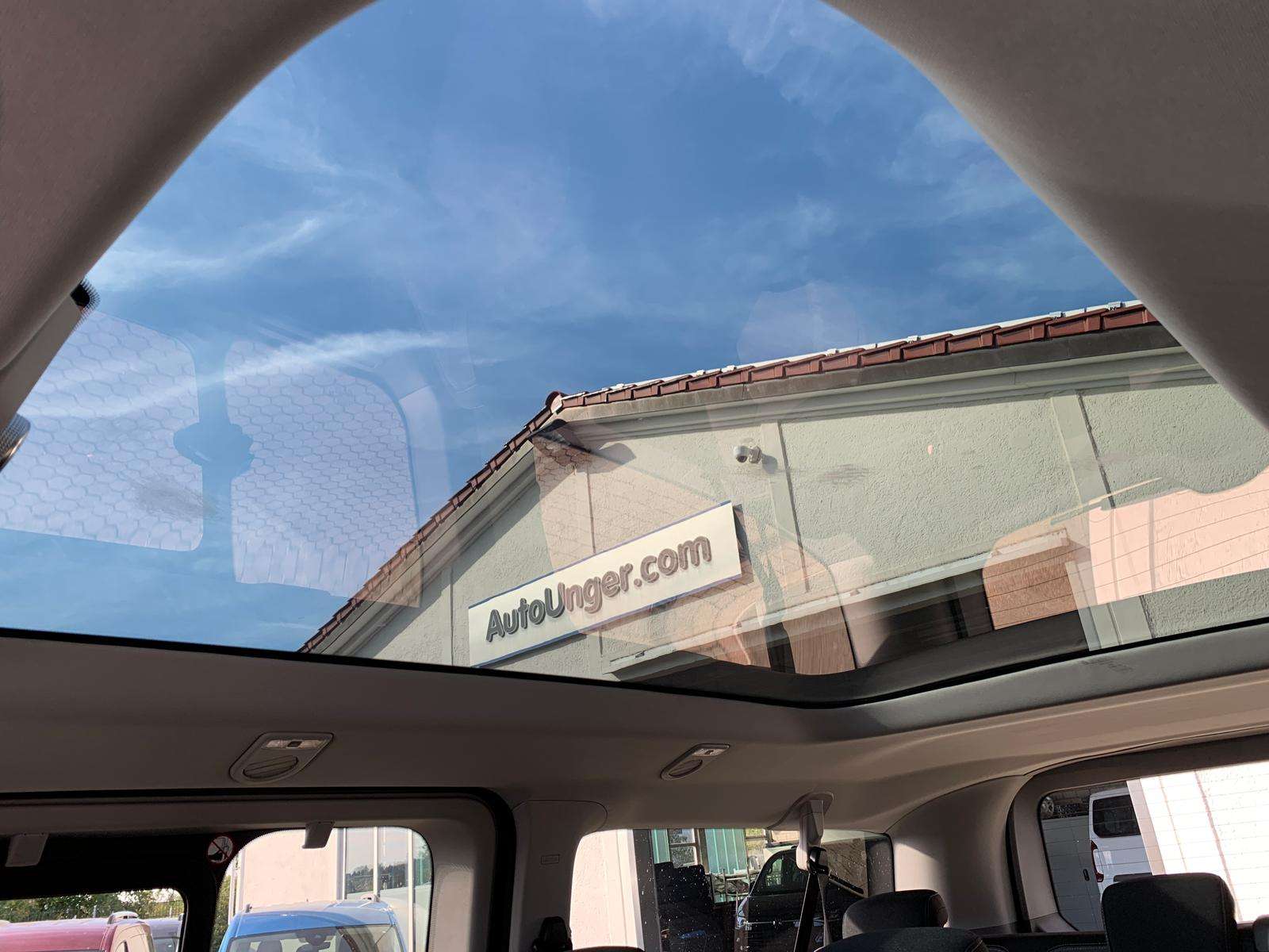 Fahrzeugbild eines Volkswagen Caravelle