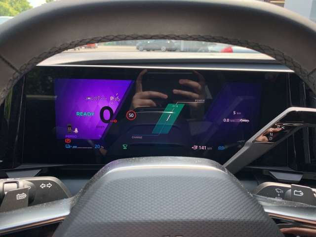 Fahrzeugbild eines Renault Scenic E-TECH