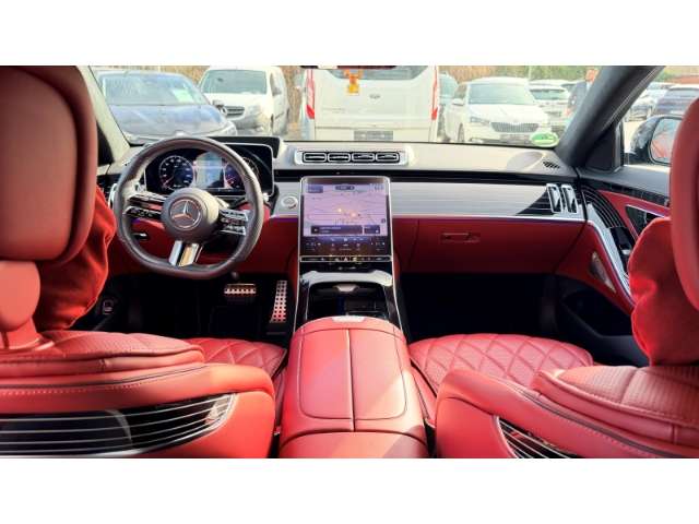 Fahrzeugbild eines Mercedes-Benz S-Klasse