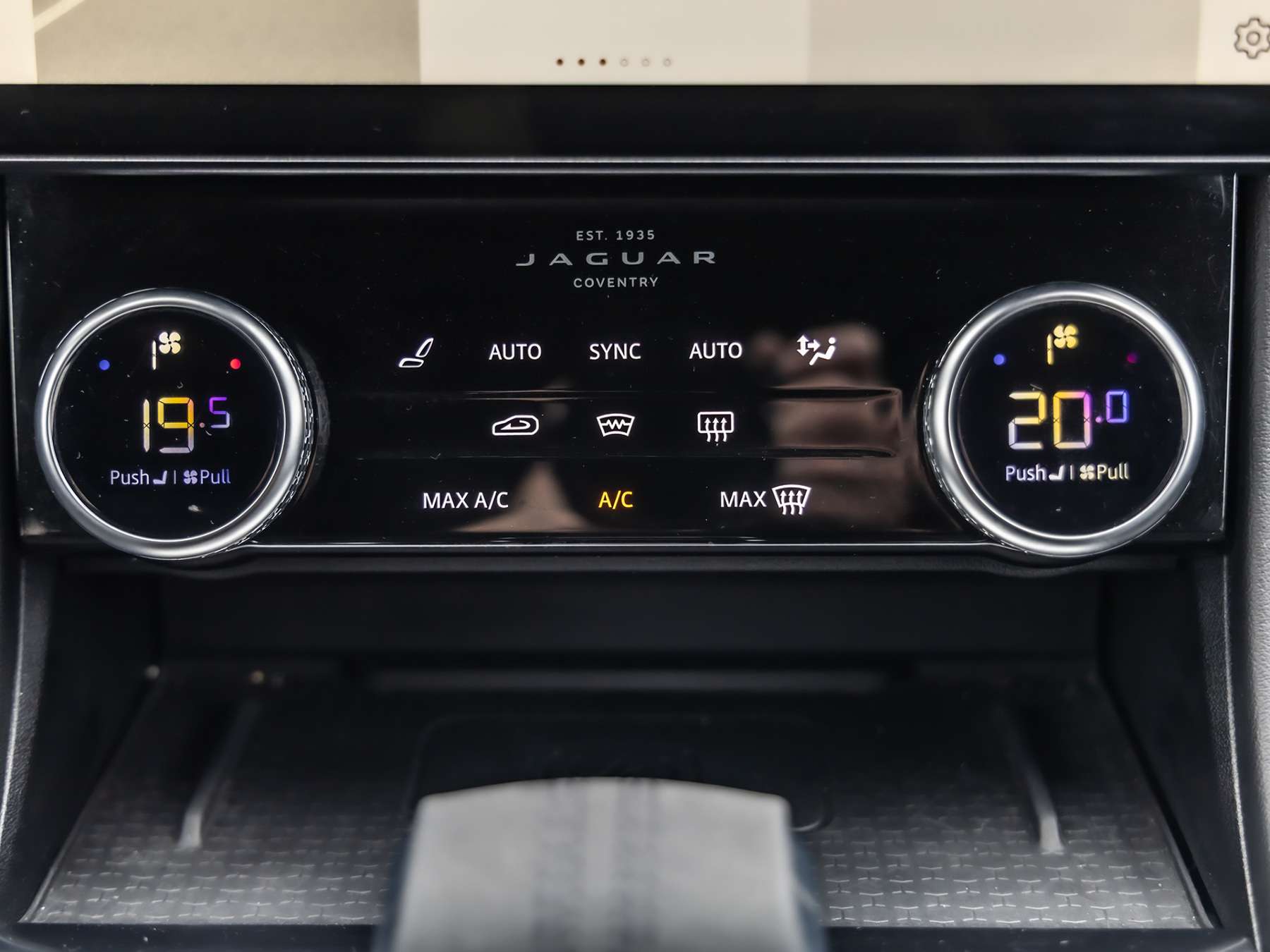 Fahrzeugbild eines Jaguar F-PACE