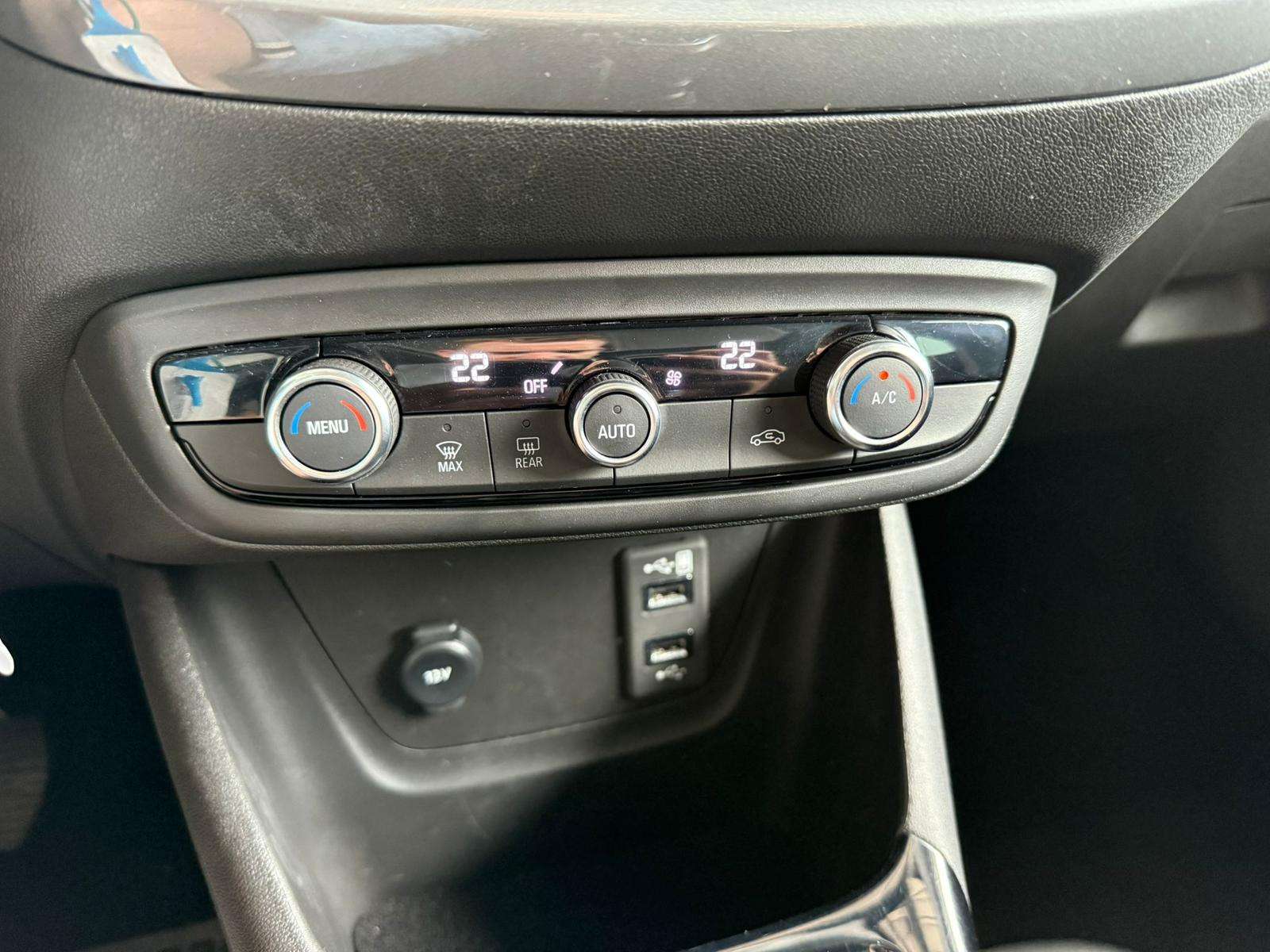 Fahrzeugbild eines Opel Crossland X