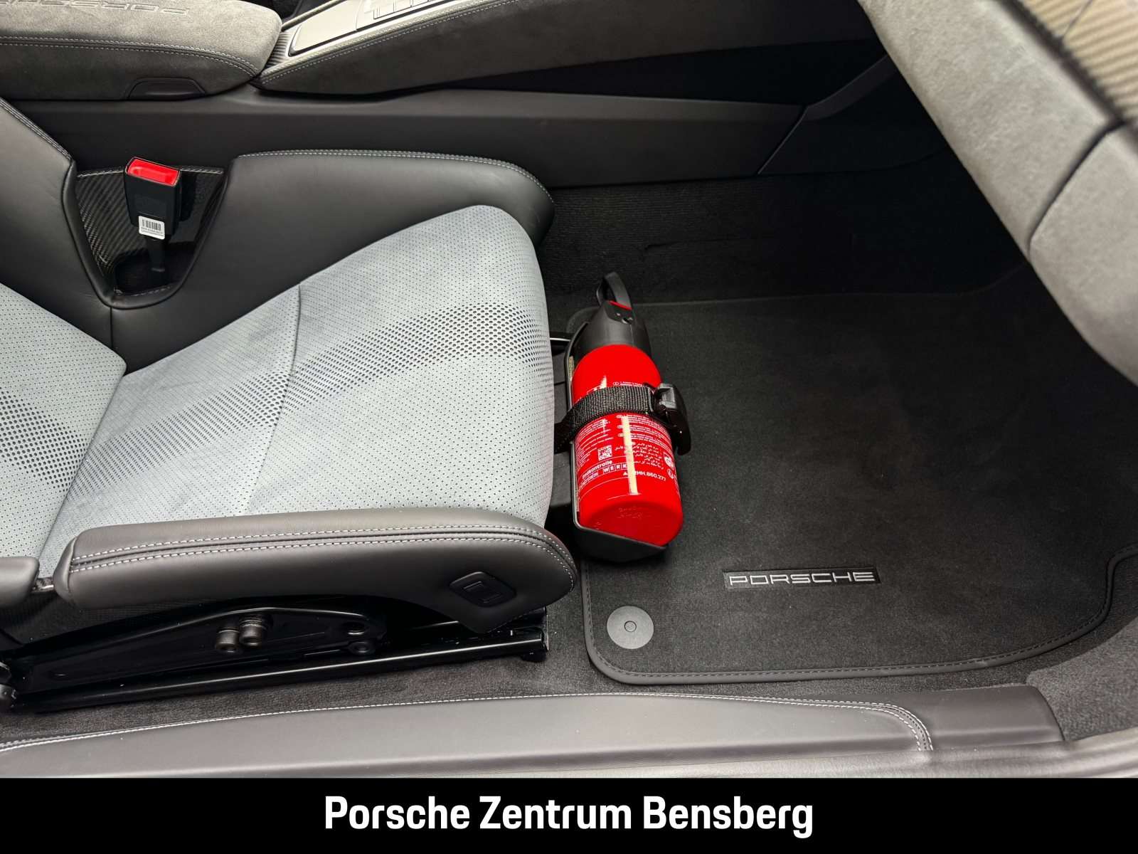 Fahrzeugbild eines Porsche Cayman