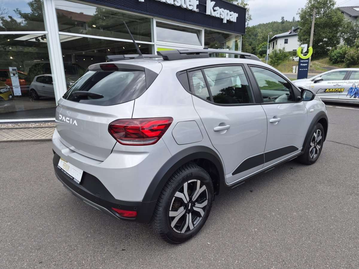 Fahrzeugbild eines Dacia Sandero