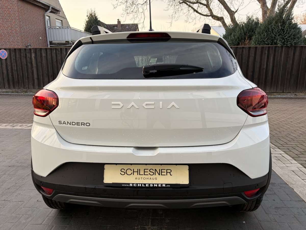 Fahrzeugbild eines Dacia Sandero