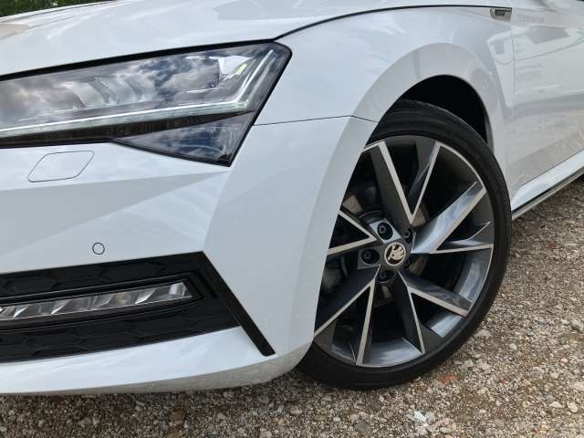 Fahrzeugbild eines Skoda Superb