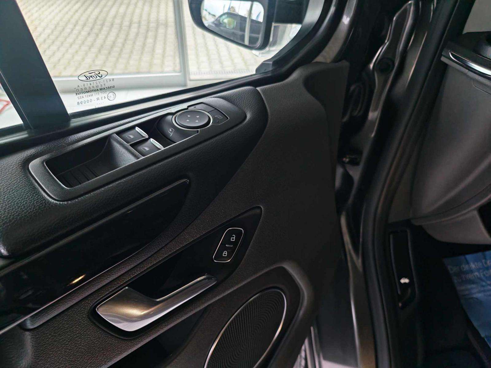 Fahrzeugbild eines Ford Tourneo Custom