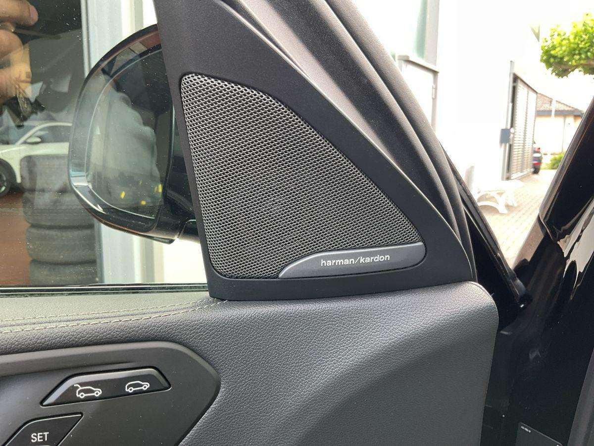 Fahrzeugbild eines BMW X6