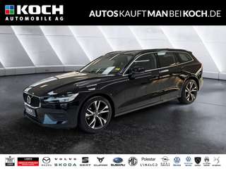 Schräge Frontansicht auf einen Volvo V60 , freigestellt