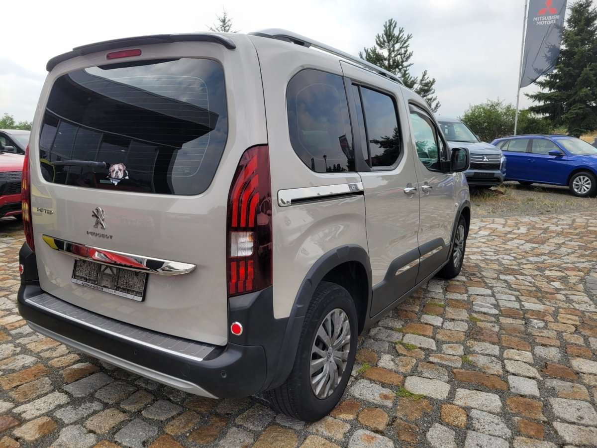 Fahrzeugbild eines Peugeot Rifter