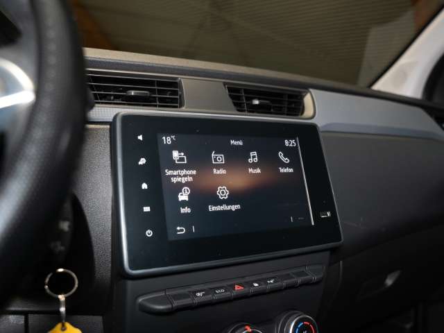 Fahrzeugbild eines Renault Express