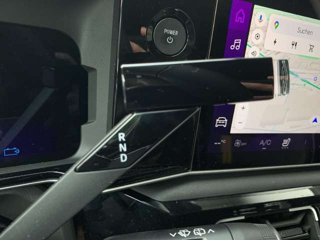 Fahrzeugbild eines Renault 4 E-TECH