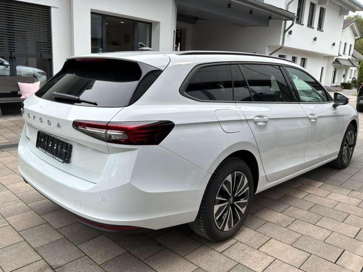 Fahrzeugbild eines Skoda Superb