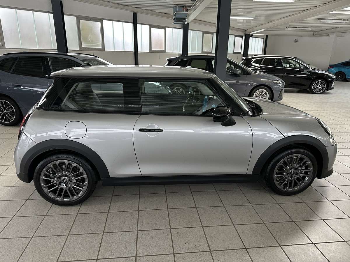 Fahrzeugbild eines MINI COOPER