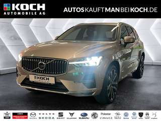 Schräge Frontansicht auf einen Volvo XC60 , freigestellt