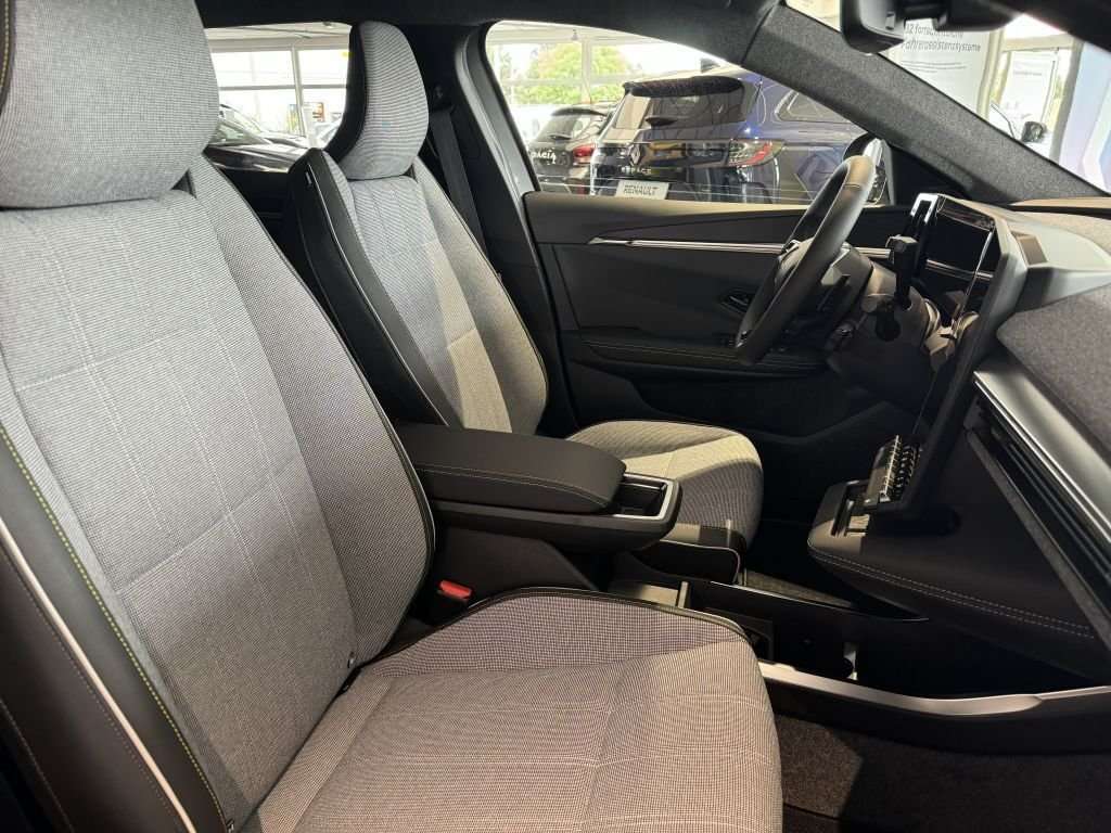 Fahrzeugbild eines Renault Scenic E-TECH