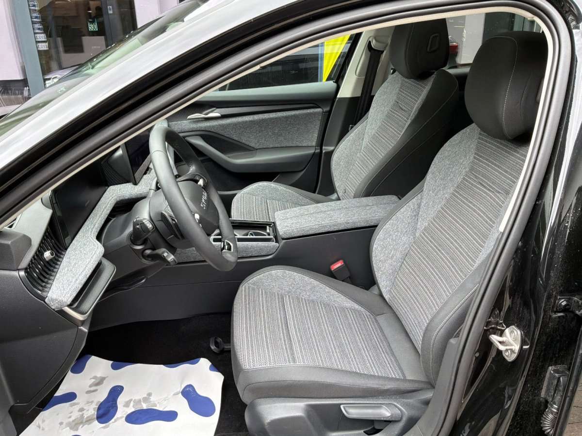 Fahrzeugbild eines Skoda Superb