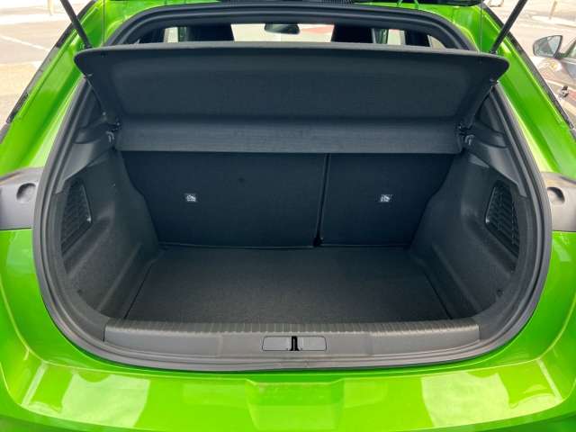 Fahrzeugbild eines Opel Mokka Electric