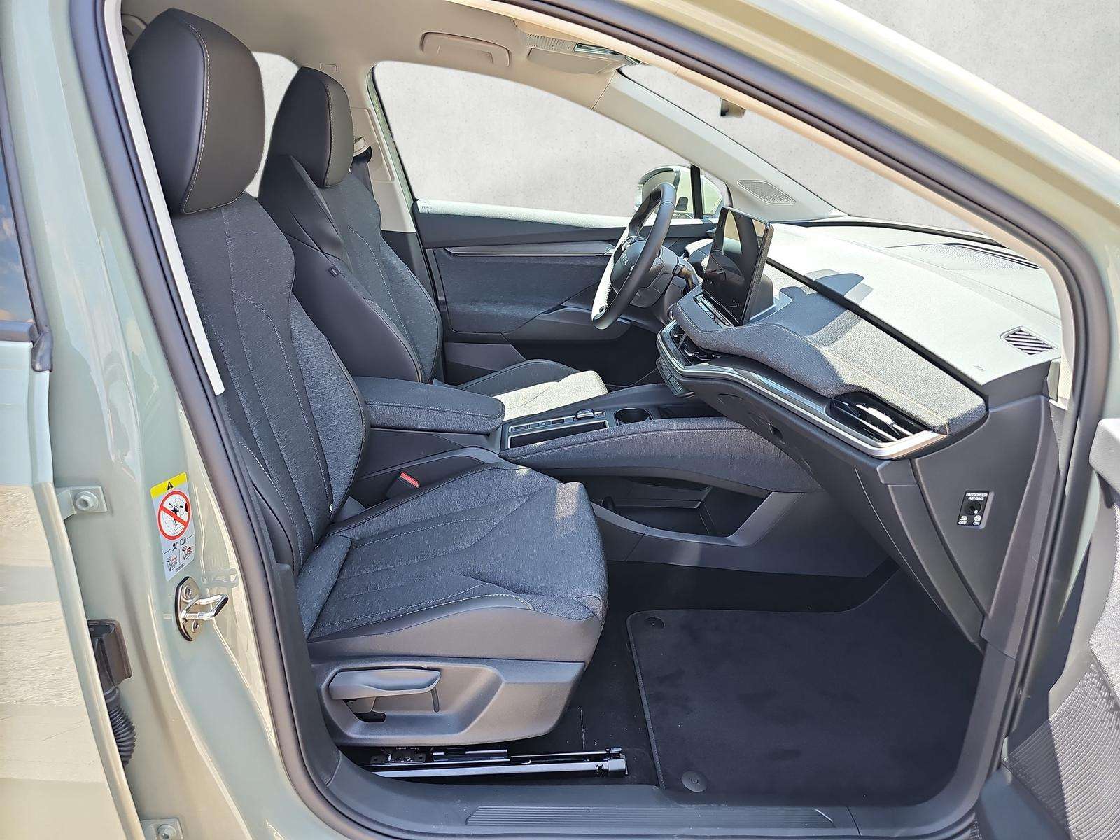Fahrzeugbild eines Skoda ELROQ