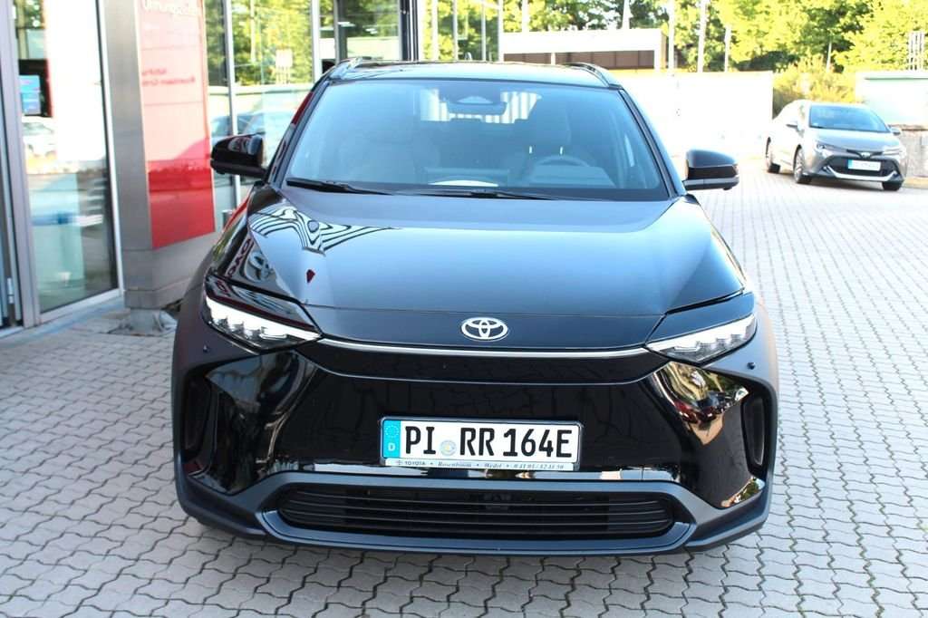Fahrzeugbild eines Toyota bZ4X