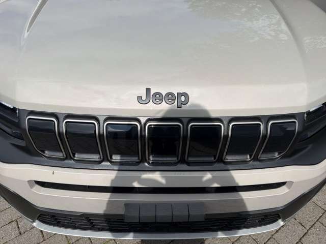 Fahrzeugbild eines Jeep Avenger