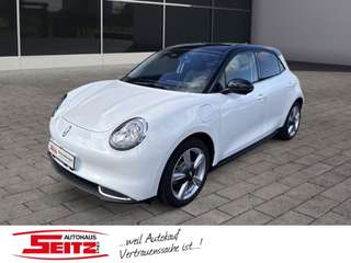 Schräge Frontansicht auf einen GWM Ora 03 , freigestellt