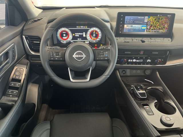 Fahrzeugbild eines Nissan X-TRAIL