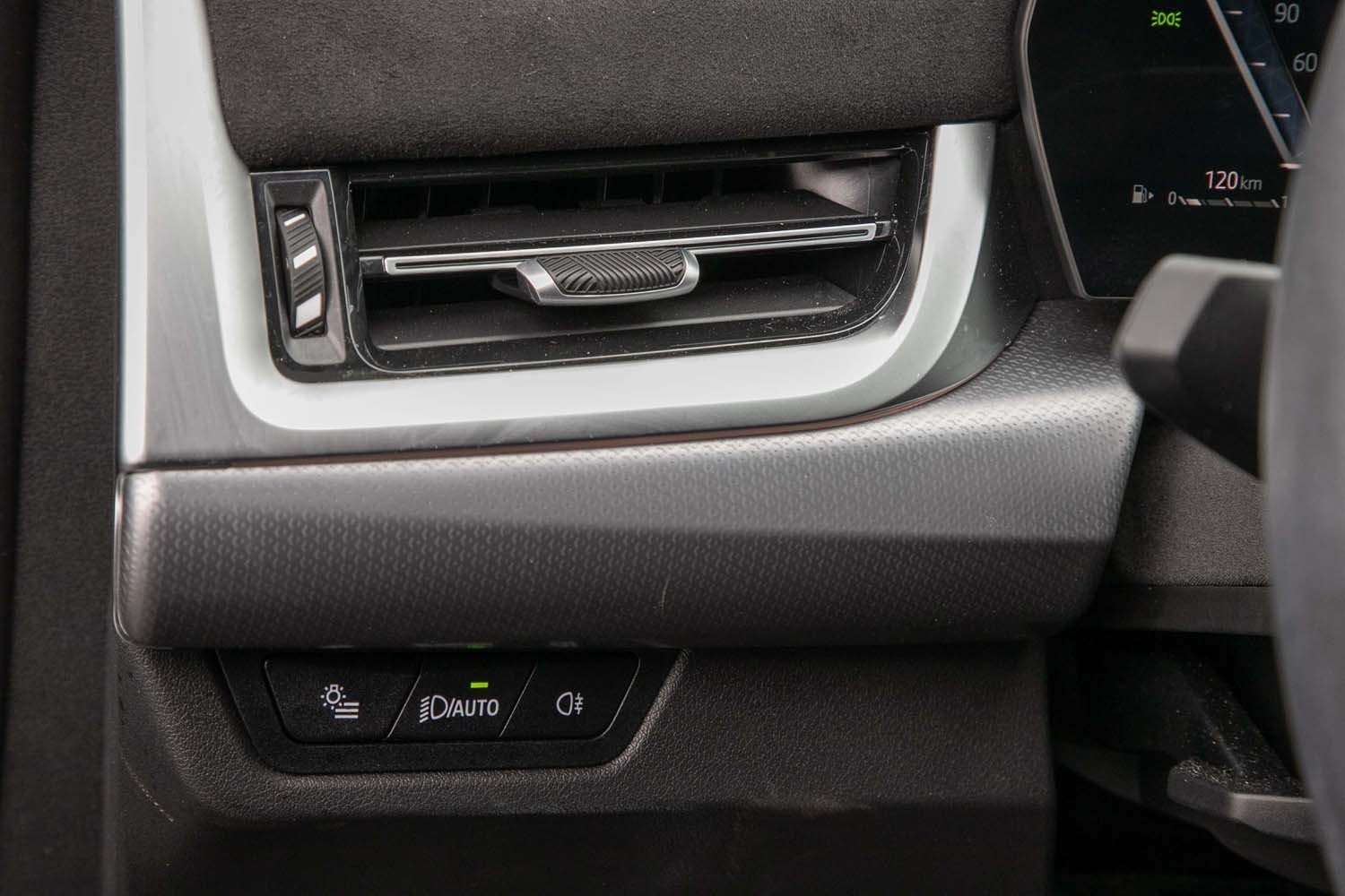 Fahrzeugbild eines BMW X1