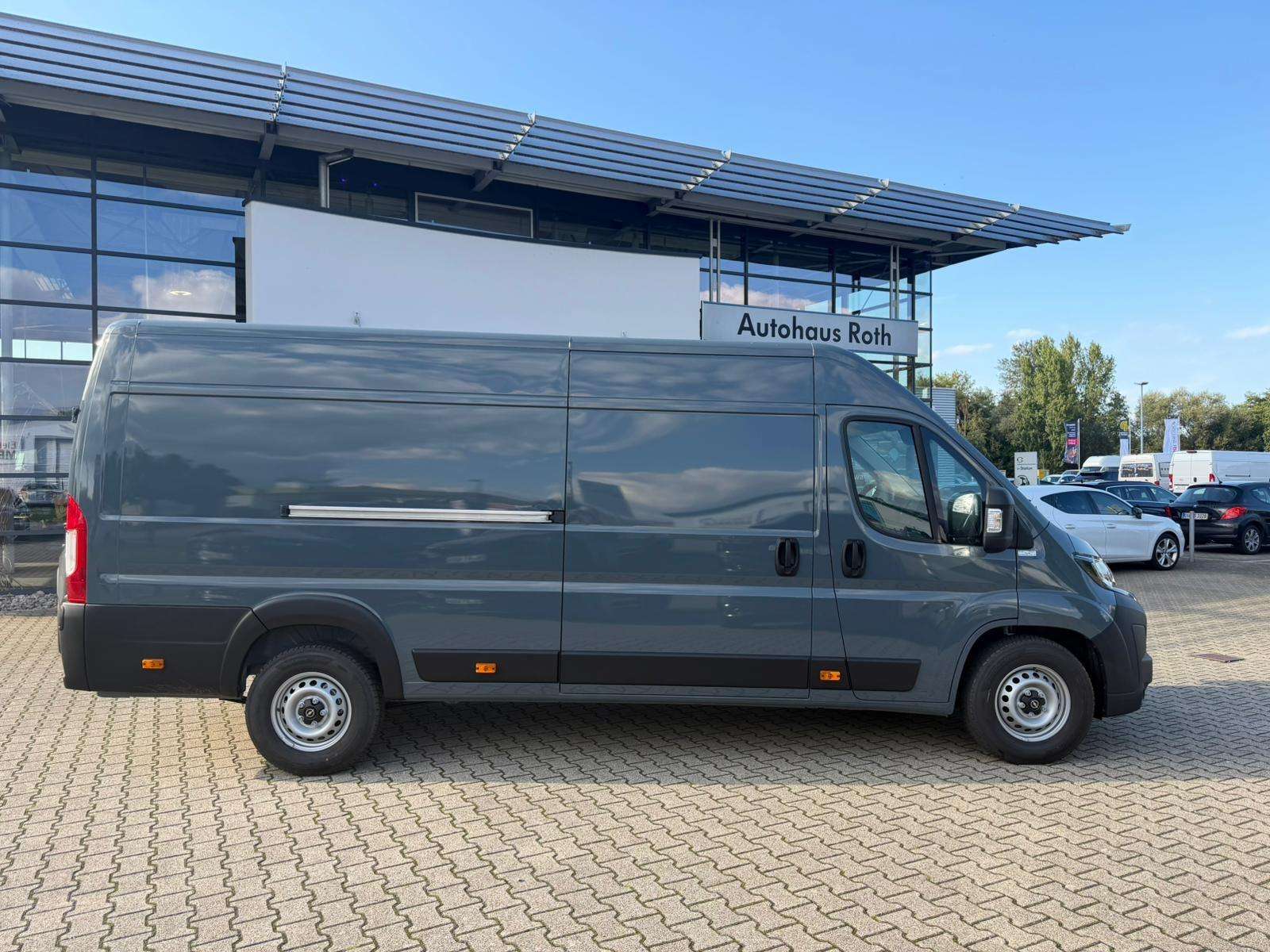 Fahrzeugbild eines Opel Movano