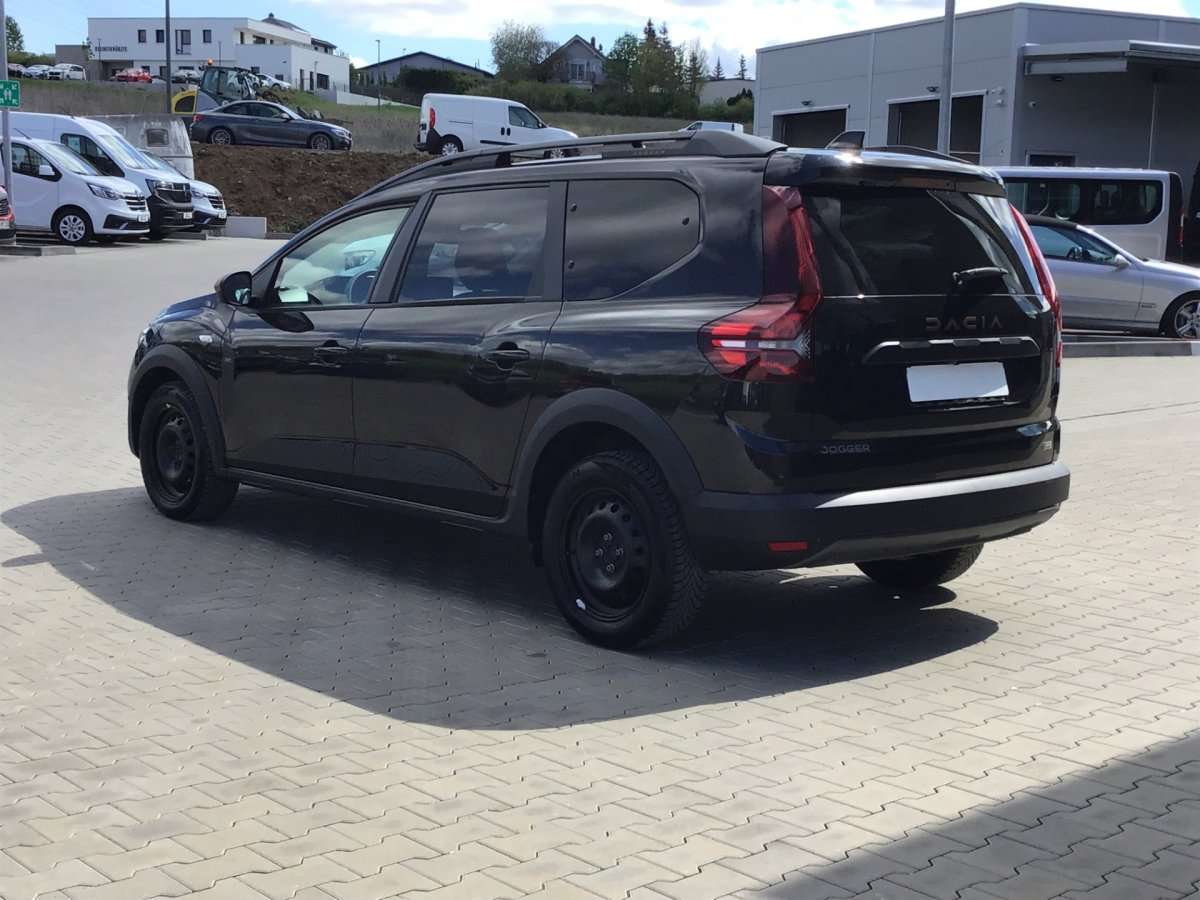 Fahrzeugbild eines Dacia Jogger