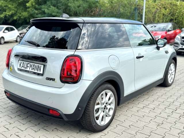 Fahrzeugbild eines MINI COOPER