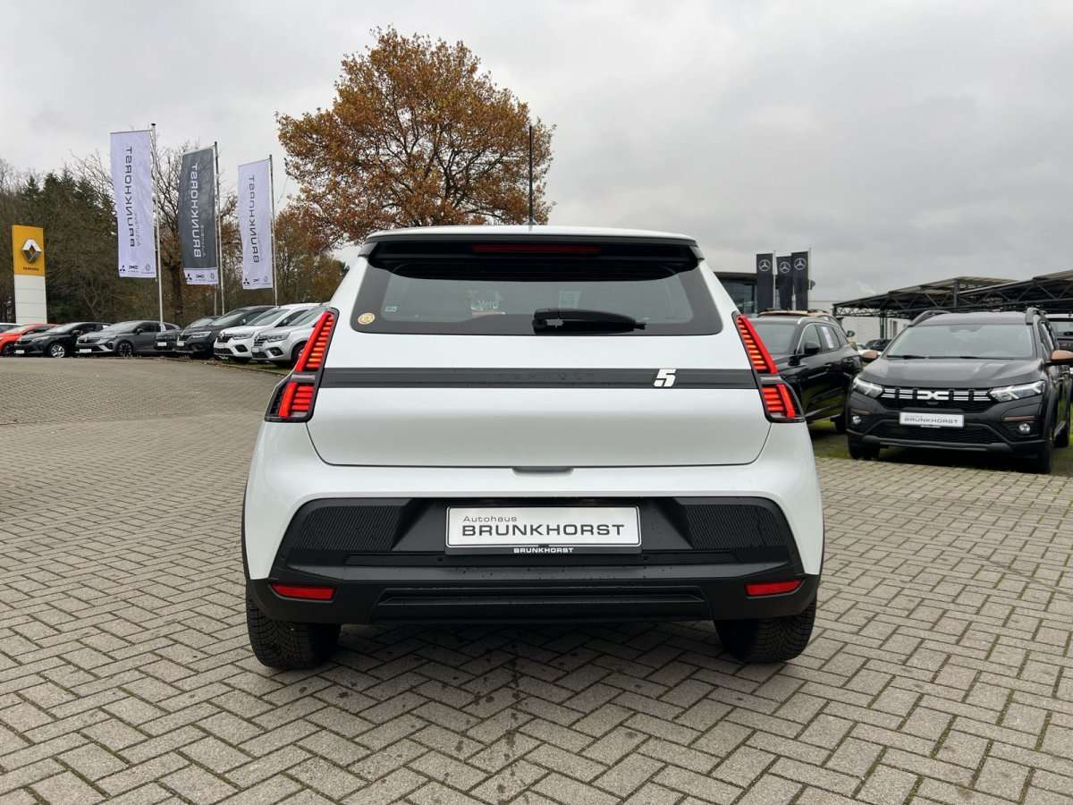 Fahrzeugbild eines Renault 5 E-TECH