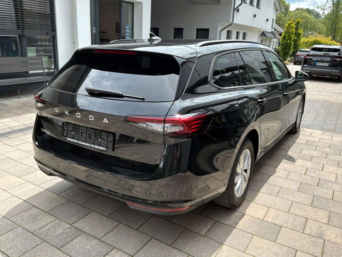Fahrzeugbild eines Skoda Superb