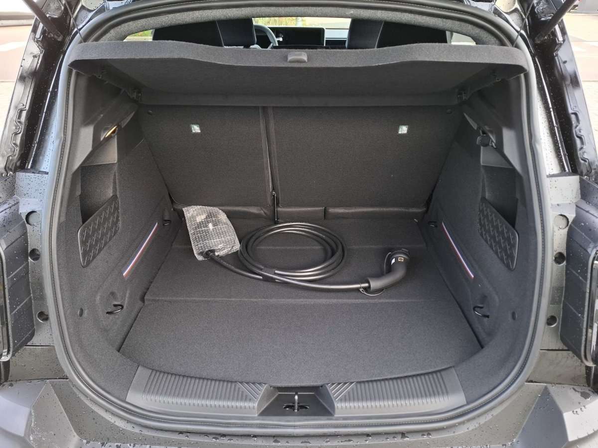 Fahrzeugbild eines Renault 4 E-TECH